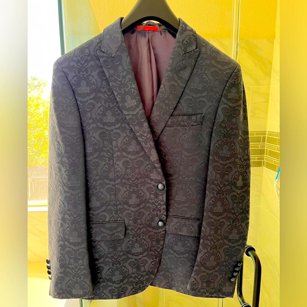 Paisley Sports Coat. Great condition. Dress to impress!